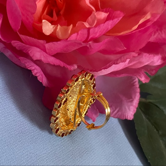 Party Ring - Picture 5 of 5